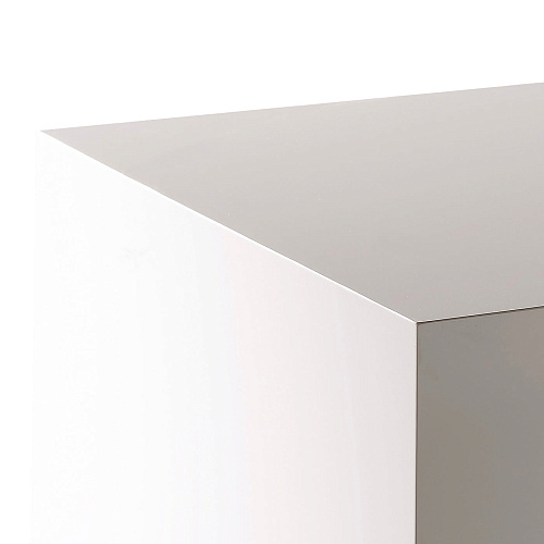 Cadeau Pedestal