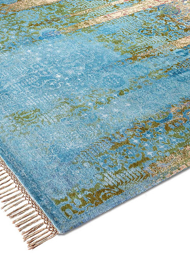 Woods Exquisite Handmade Rug
