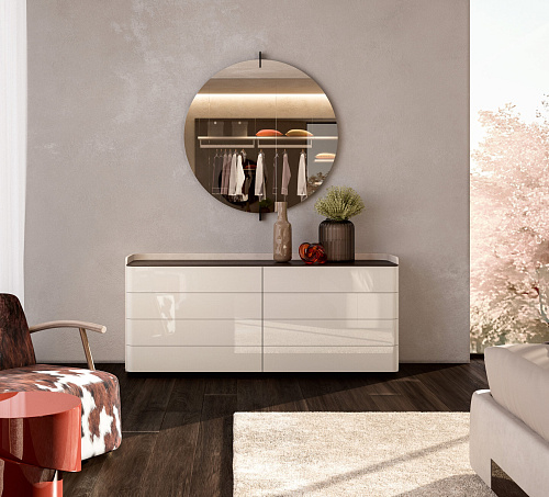 New Mood Dresser