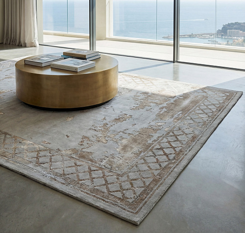 Grey Patina Handcrafted Rug