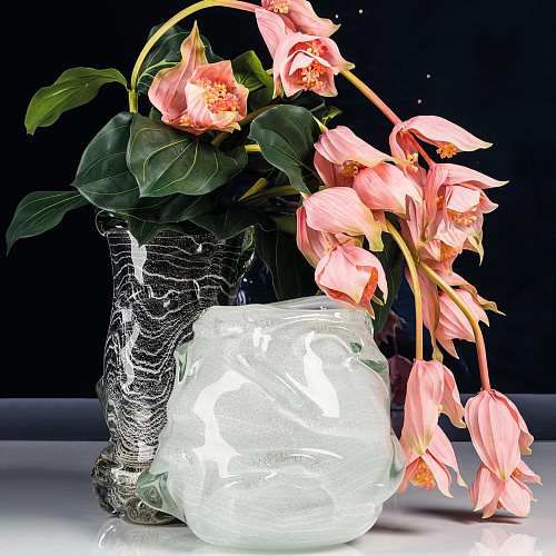 Dynamic Vase