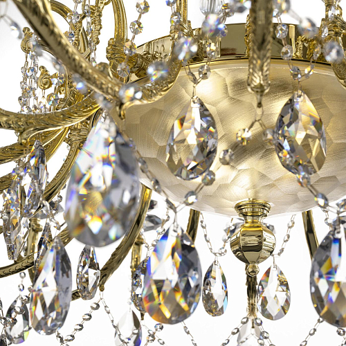 Classic Gold Finish Crystal Chandelier