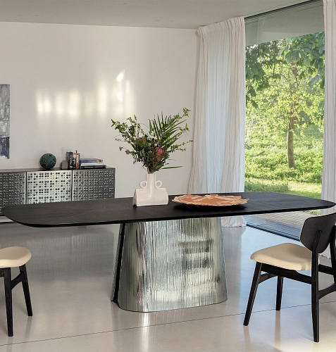 Adone Plissé Dining Table